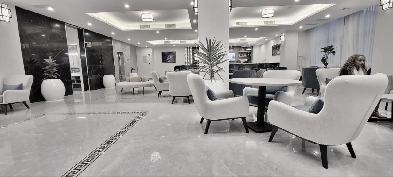 Th Bonroyal Hotel Addis Abeba Buitenkant foto