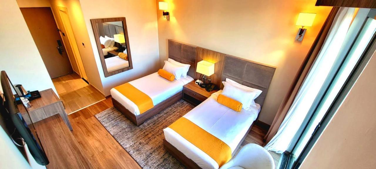 Th Bonroyal Hotel Addis Abeba Buitenkant foto