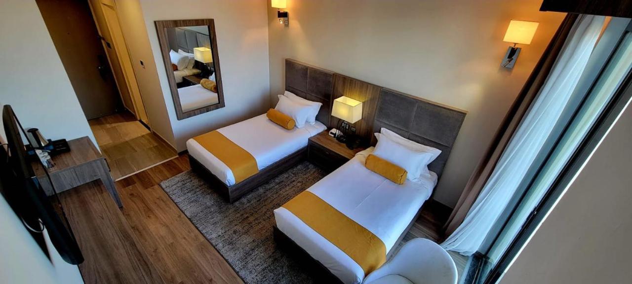 Th Bonroyal Hotel Addis Abeba Buitenkant foto