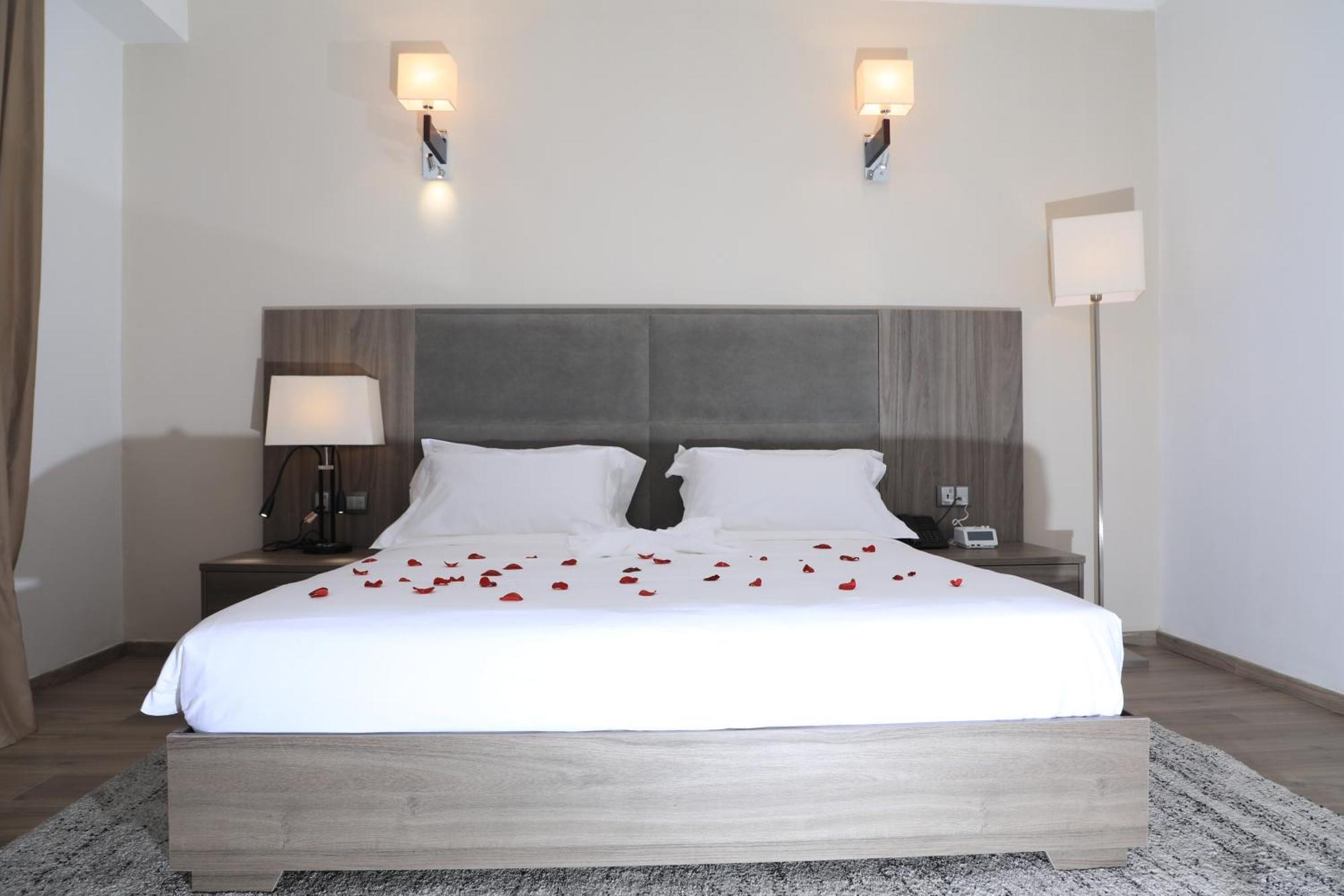 Th Bonroyal Hotel Addis Abeba Buitenkant foto