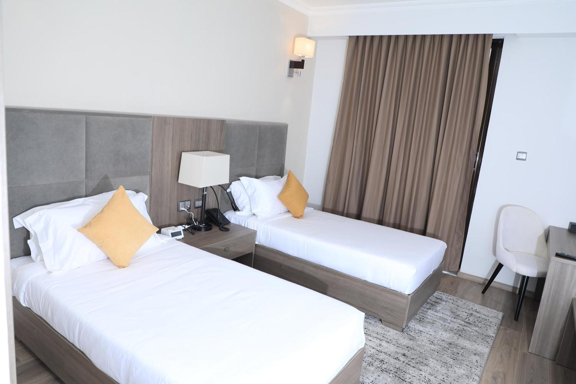 Th Bonroyal Hotel Addis Abeba Buitenkant foto