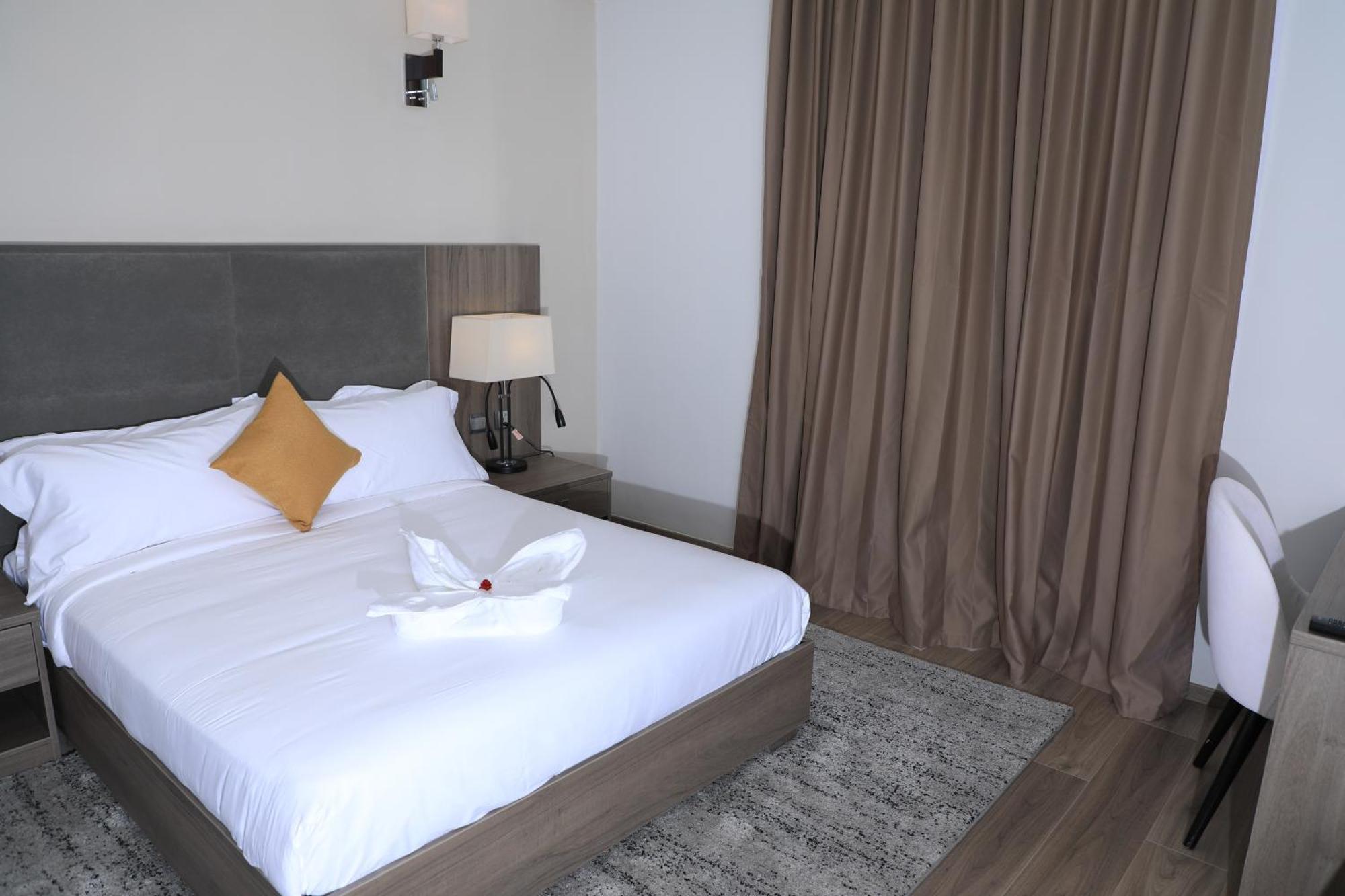 Th Bonroyal Hotel Addis Abeba Buitenkant foto