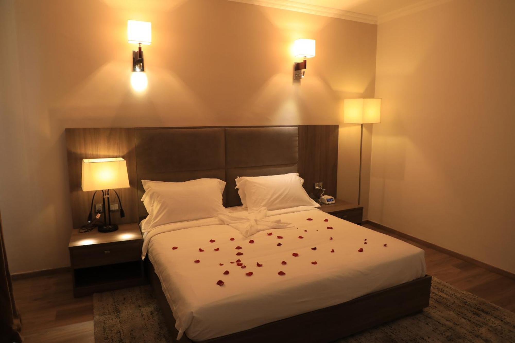 Th Bonroyal Hotel Addis Abeba Buitenkant foto